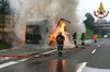 Incendio autoarticolato sulla A1